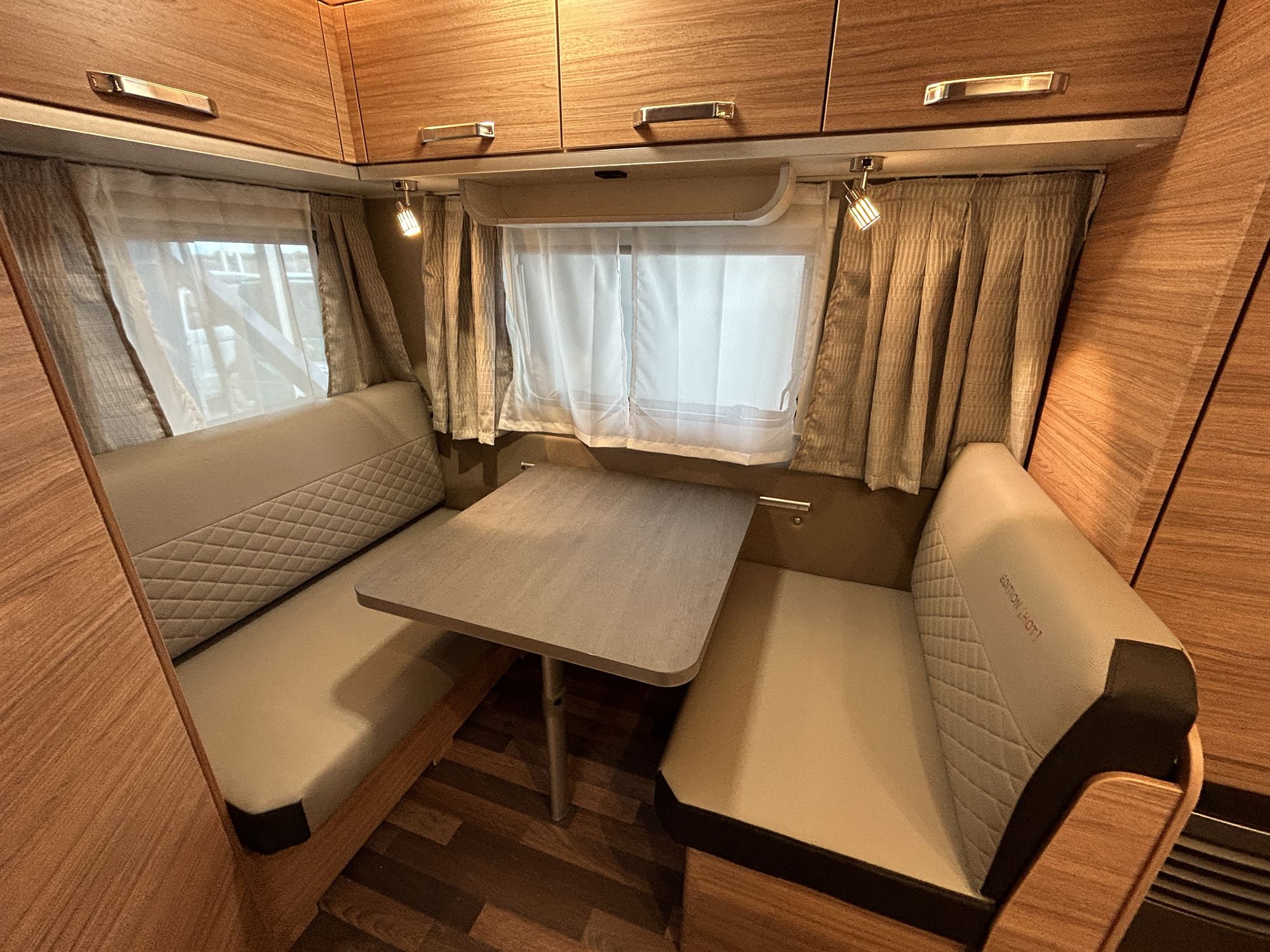 Weinsberg_CaraOne_390_QD_EDITION_HOT_2025_hos_camping_specialisten_8